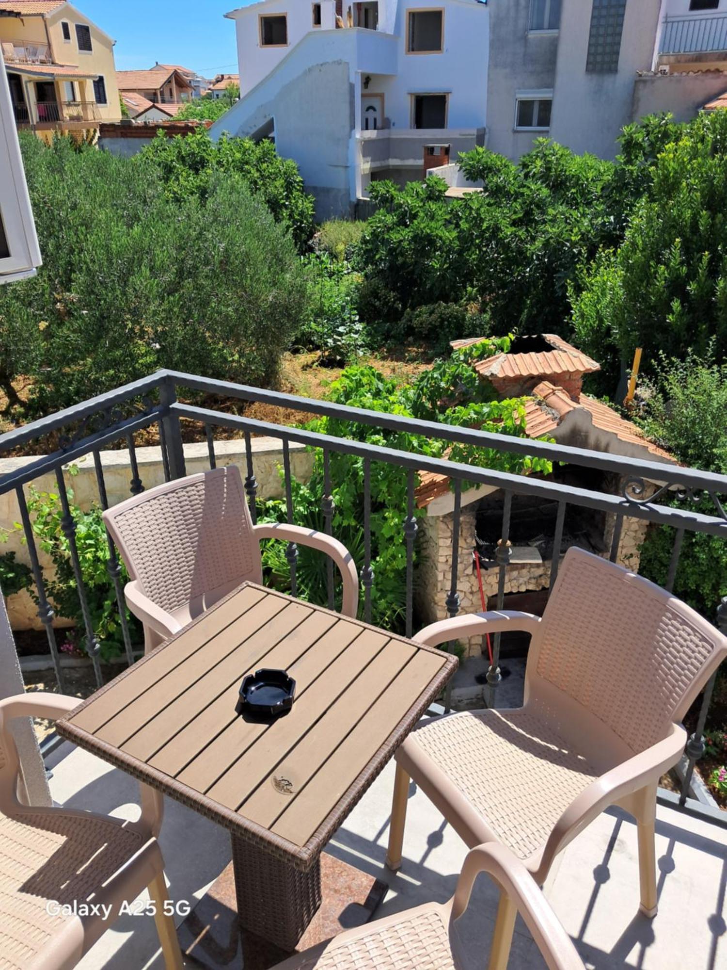 Apartments Tonci Трибунь Екстер'єр фото