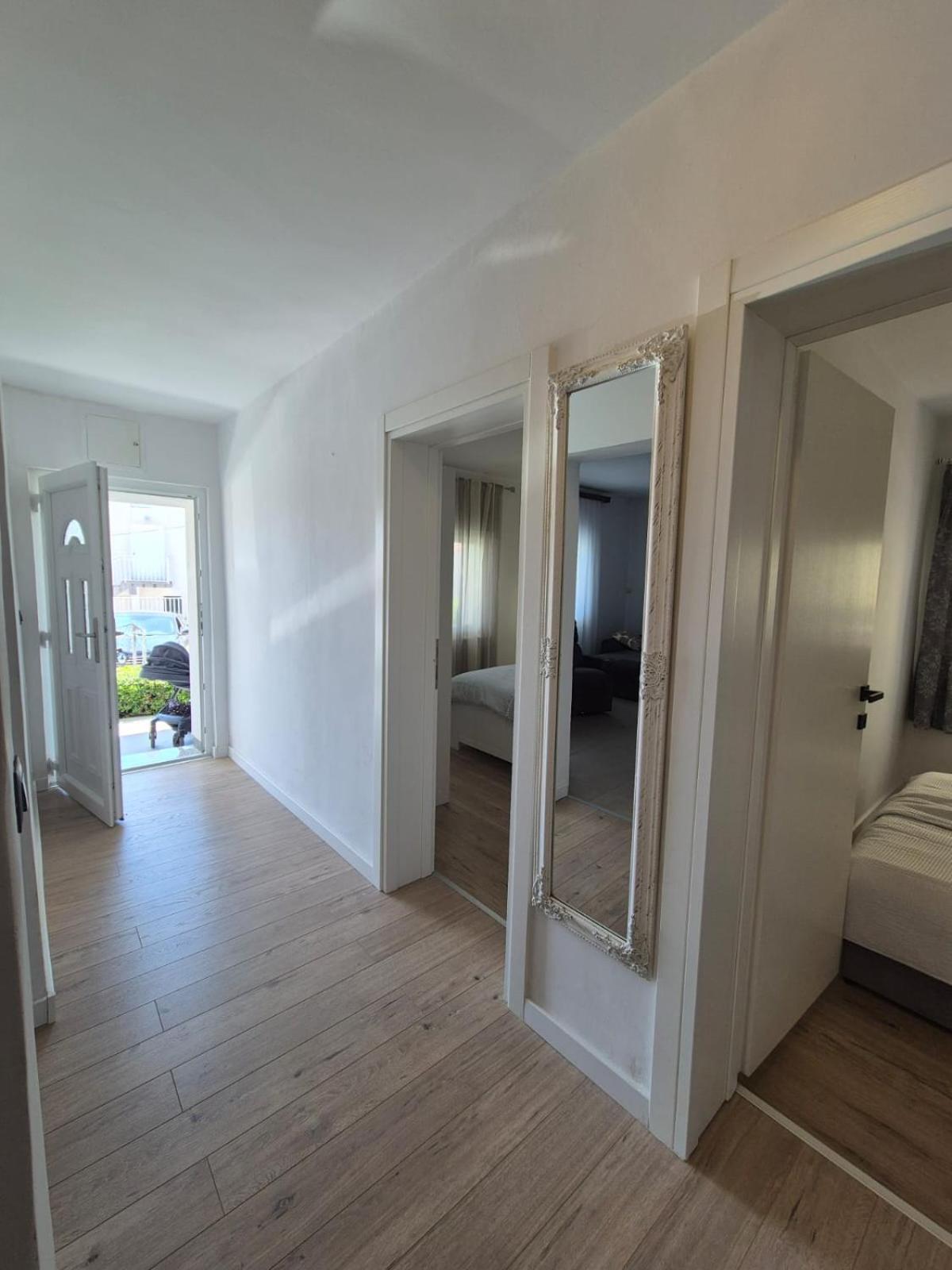 Apartments Tonci Трибунь Екстер'єр фото