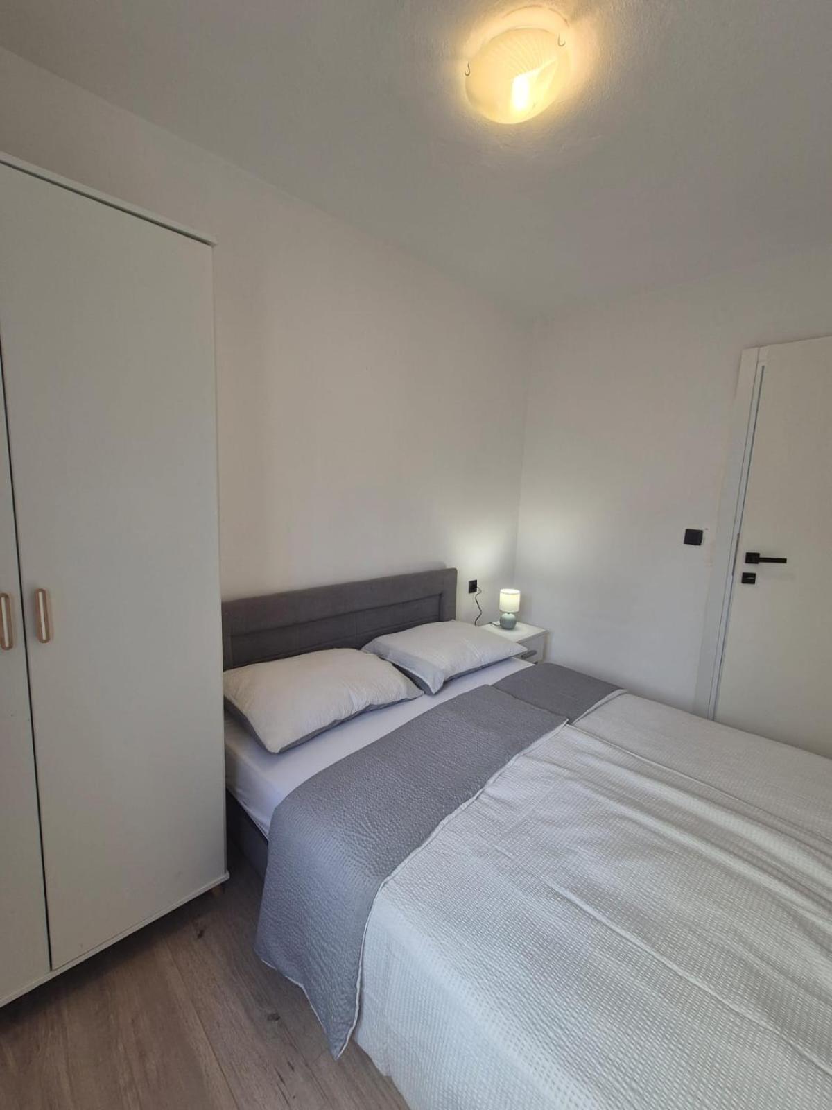 Apartments Tonci Трибунь Екстер'єр фото