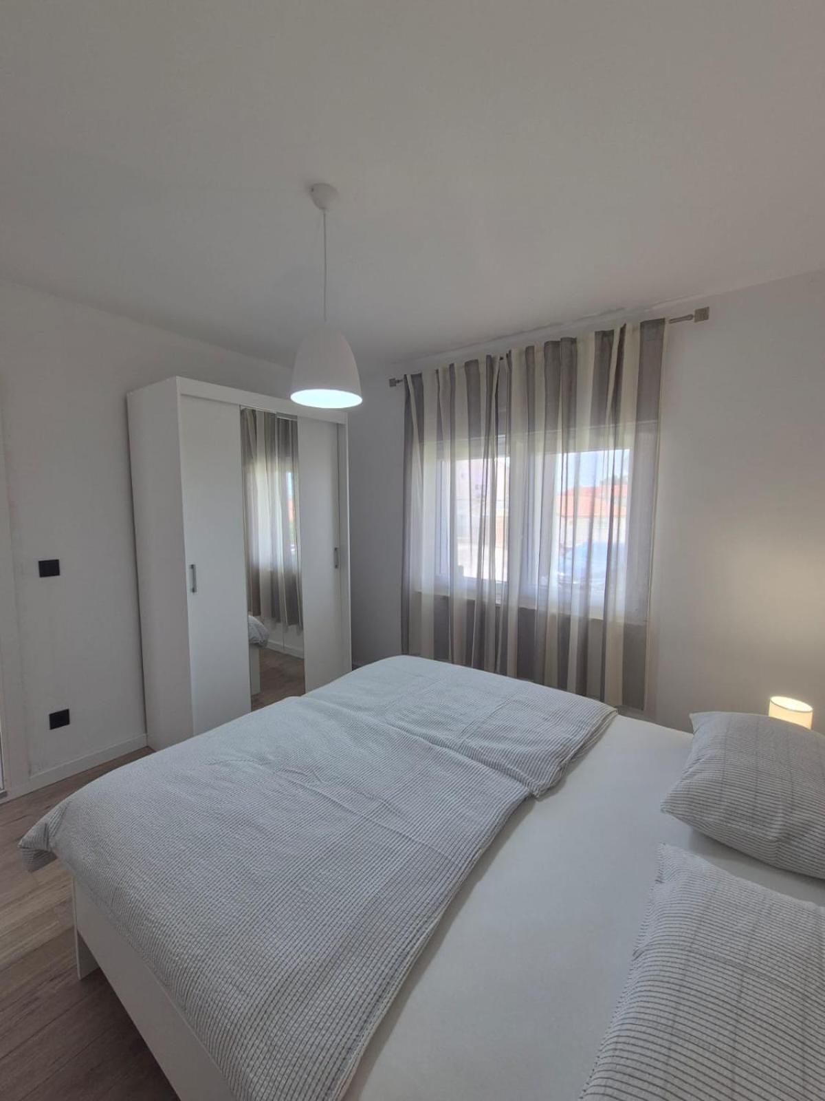 Apartments Tonci Трибунь Екстер'єр фото