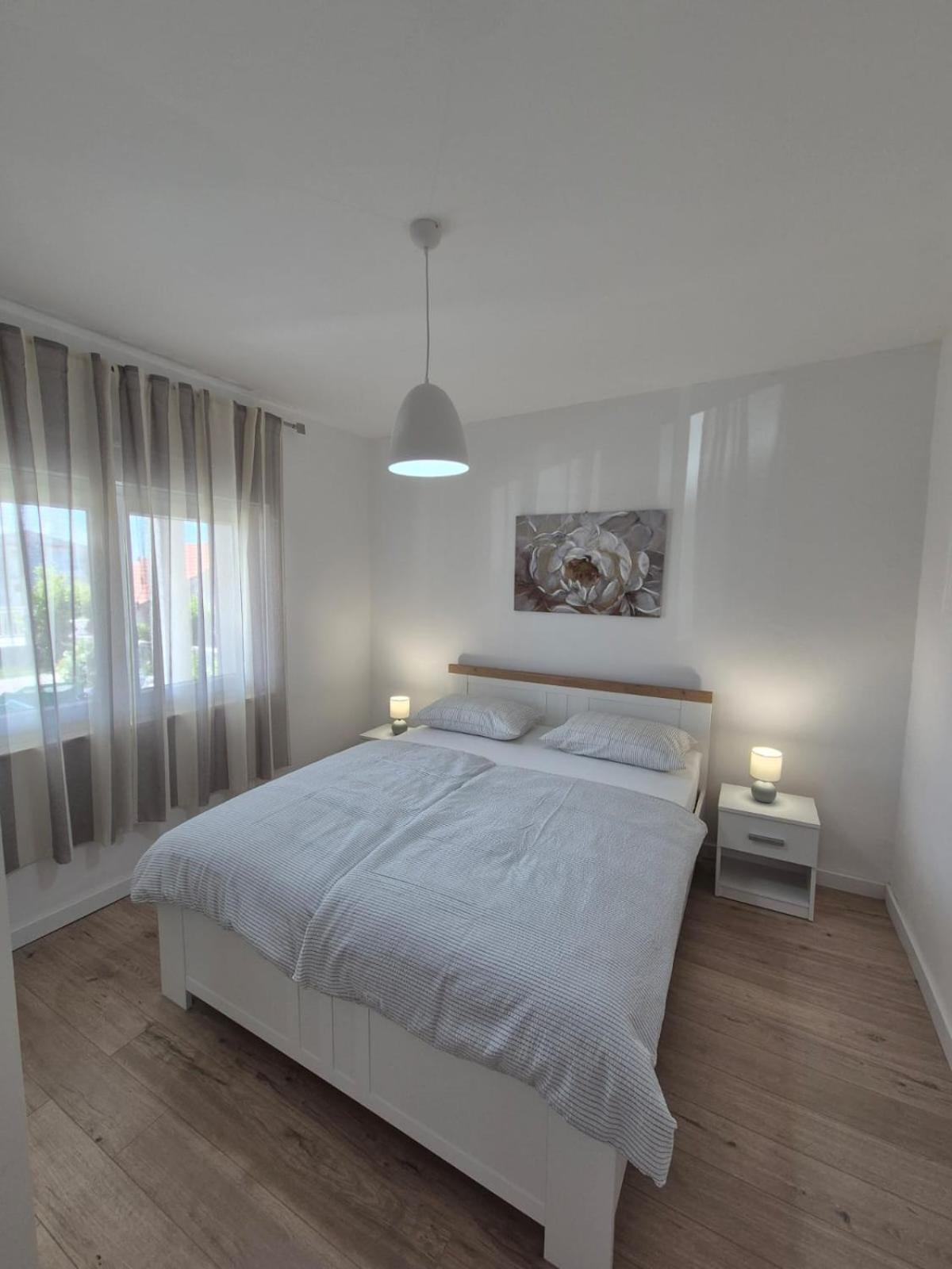 Apartments Tonci Трибунь Екстер'єр фото