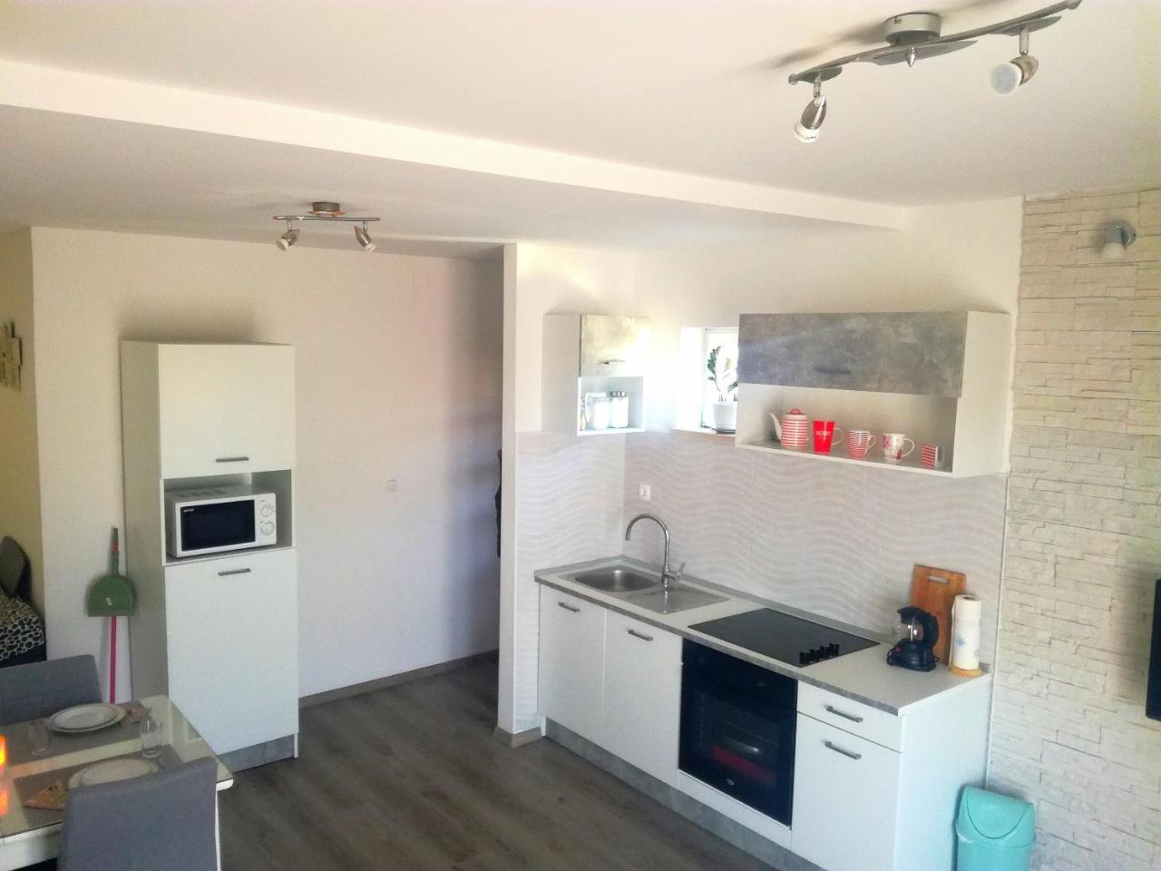 Apartments Tonci Трибунь Екстер'єр фото