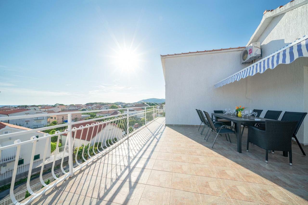 Apartments Tonci Трибунь Екстер'єр фото