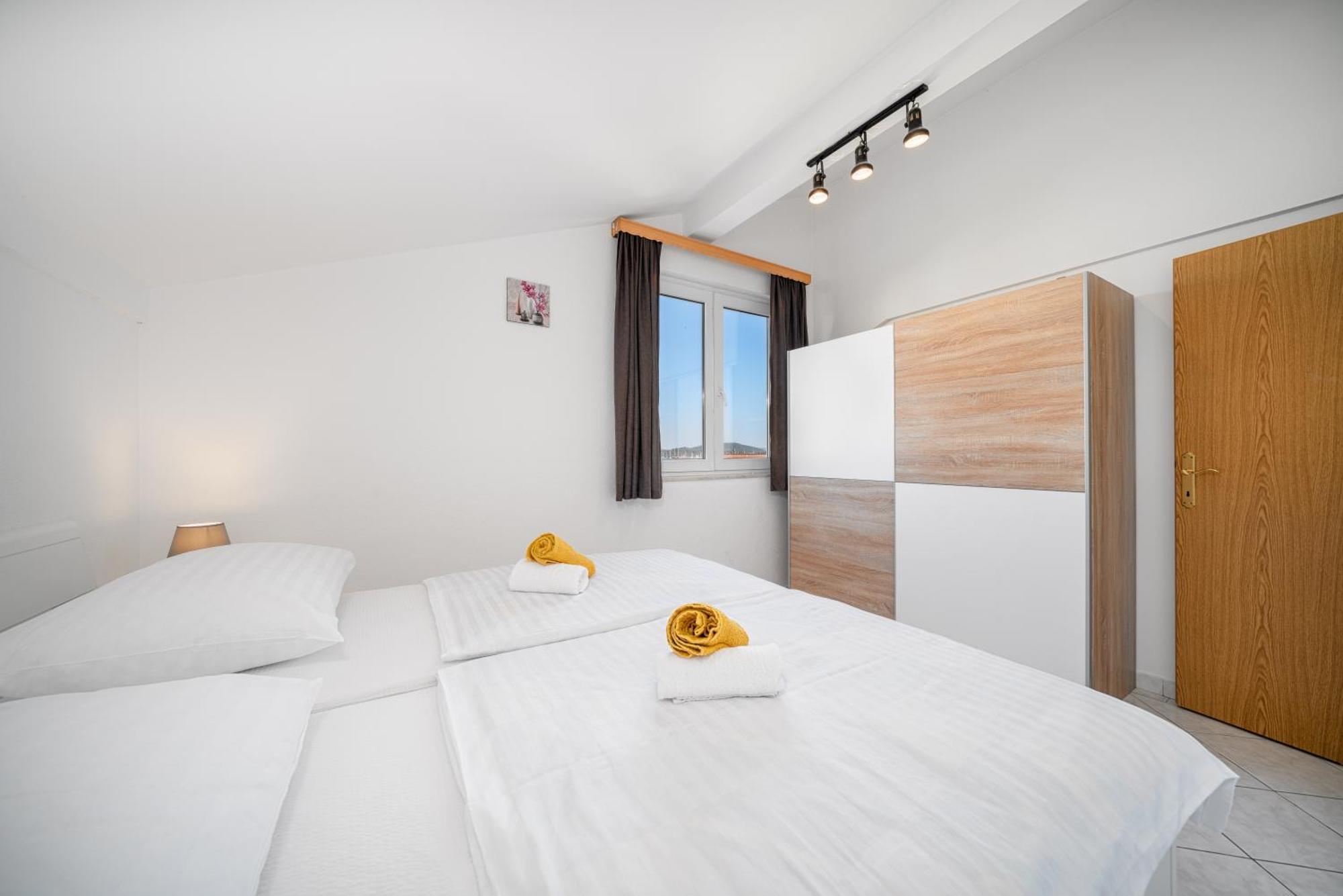 Apartments Tonci Трибунь Екстер'єр фото