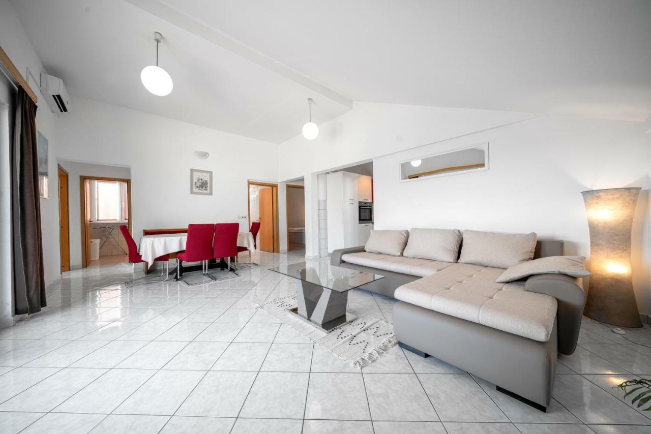 Apartments Tonci Трибунь Екстер'єр фото