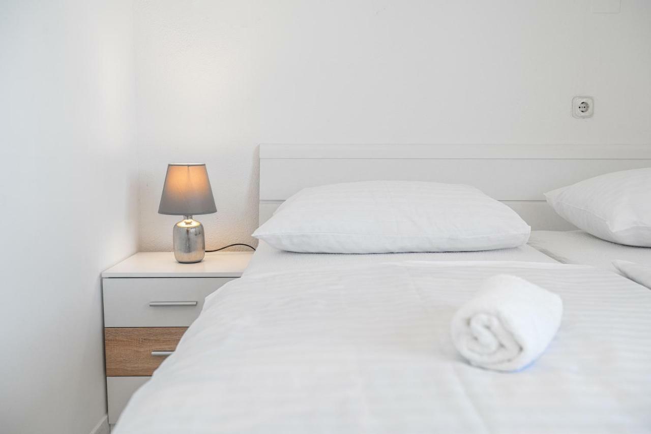 Apartments Tonci Трибунь Екстер'єр фото